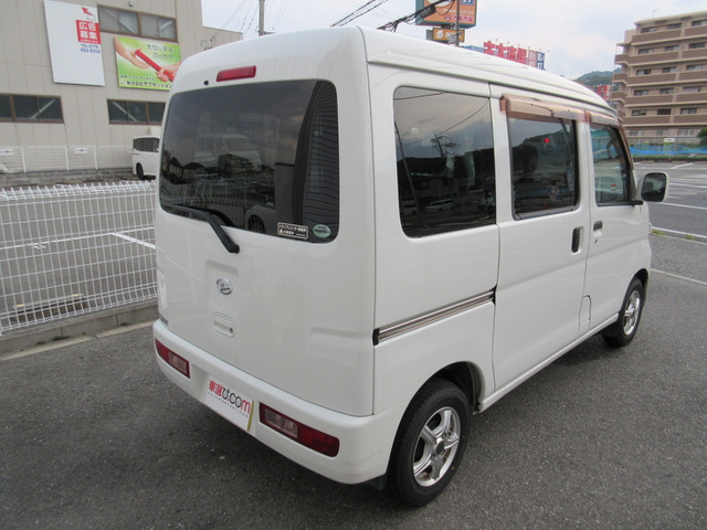 2010 Daihatsu Hijet Cargo – thumbnail 2