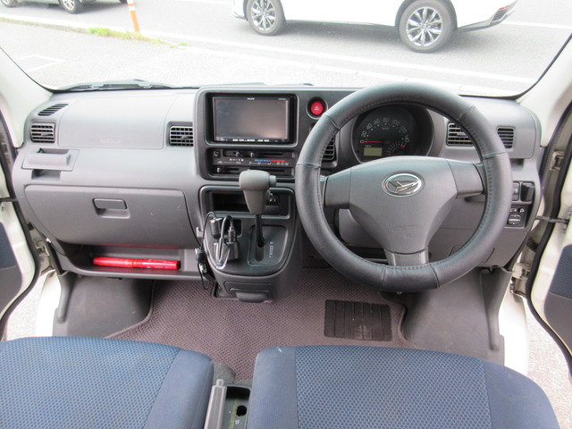 2010 Daihatsu Hijet Cargo – thumbnail 3