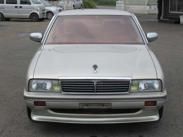 1989 Nissan Cima – thumbnail 3