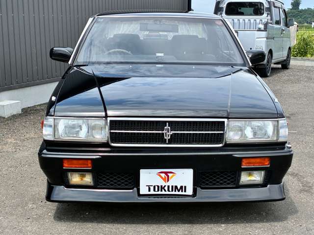 1990 Nissan Cedric – thumbnail 2