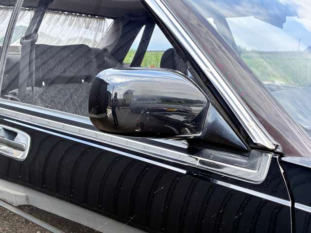 1990 Nissan Cedric – thumbnail 4