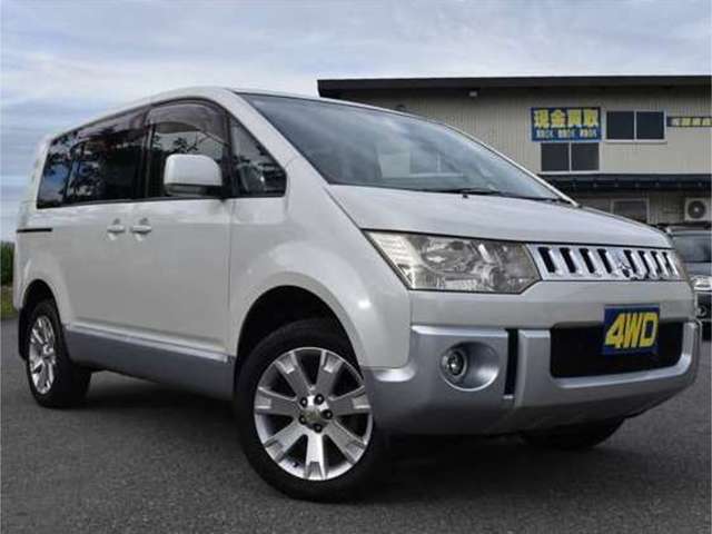 2010 Mitsubishi Delica D:5 – thumbnail 3