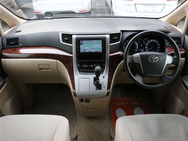 2010 Toyota Vellfire – thumbnail 4
