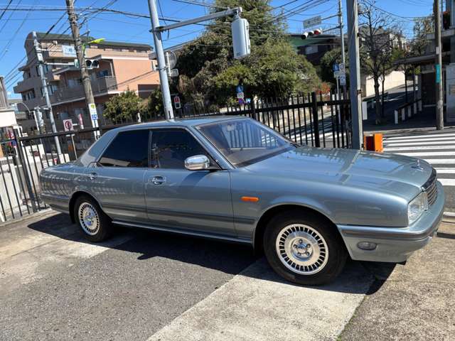 1991 Nissan Cima – thumbnail 2