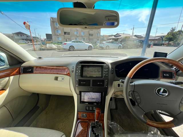 2004 Toyota Celsior – thumbnail 2