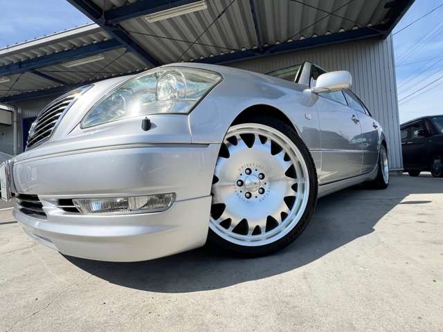 2004 Toyota Celsior – thumbnail 4