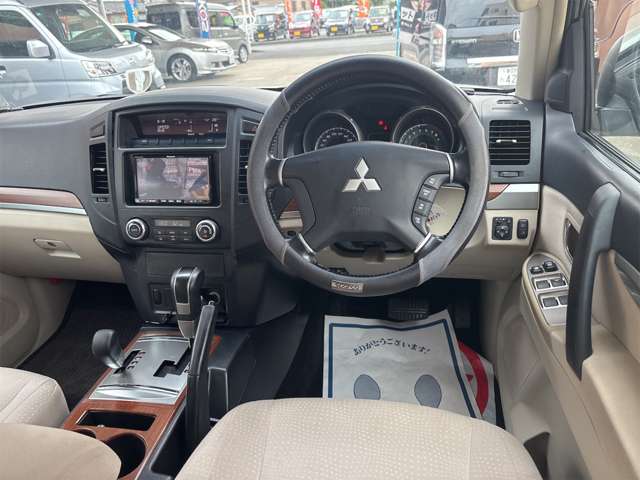 2007 Mitsubishi Pajero – thumbnail 3
