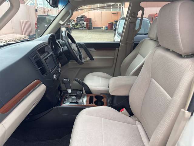 2007 Mitsubishi Pajero – thumbnail 4
