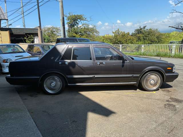 1991 Nissan Cedric Sedan – thumbnail 4