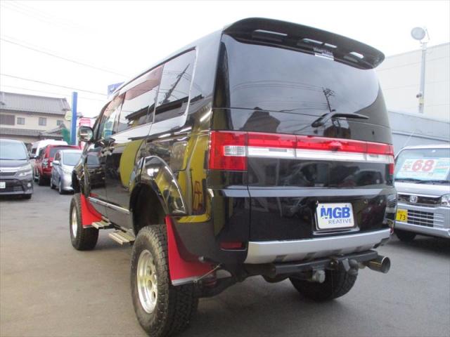2007 Mitsubishi Delica D:5 – thumbnail 3