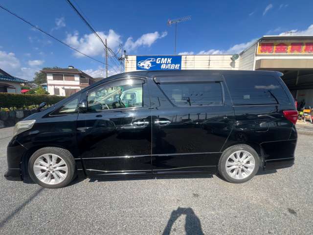 2010 Toyota Alphard – thumbnail 4