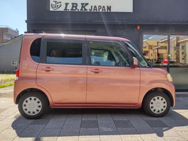 2010 Daihatsu Tanto – thumbnail 3