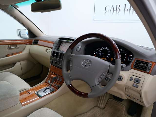 2003 Toyota Celsior – thumbnail 3