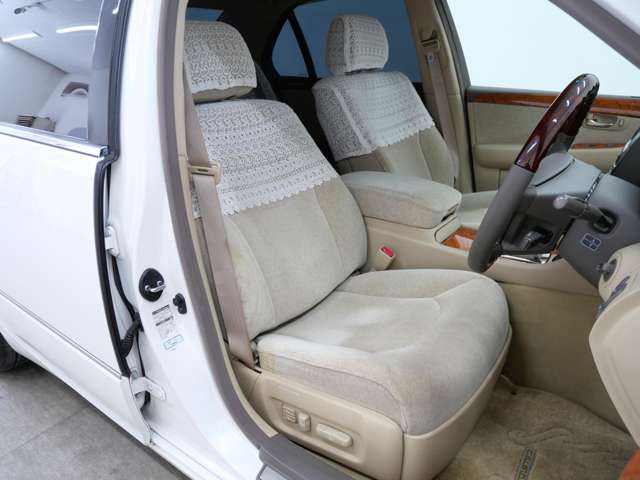 2003 Toyota Celsior – thumbnail 4