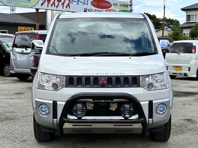2008 Mitsubishi Delica D:5 – thumbnail 2