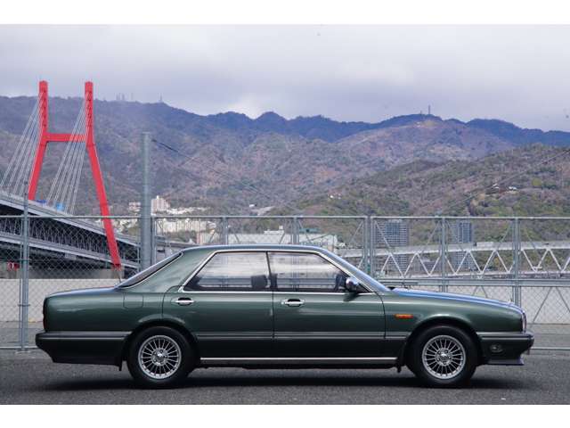 1988 Nissan Cima – thumbnail 4