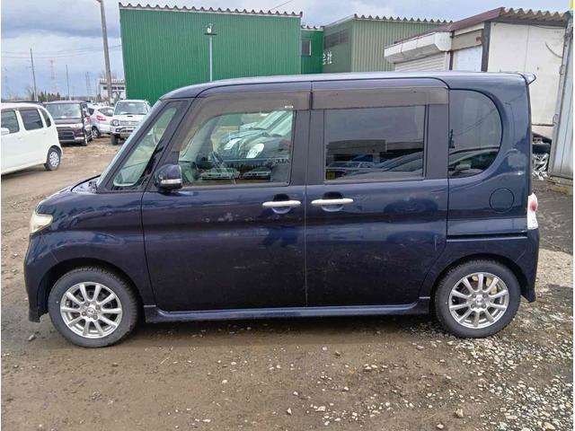 2009 Daihatsu Tanto – thumbnail 3
