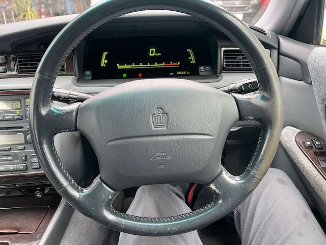 1997 Toyota Crown Majesta – thumbnail 3