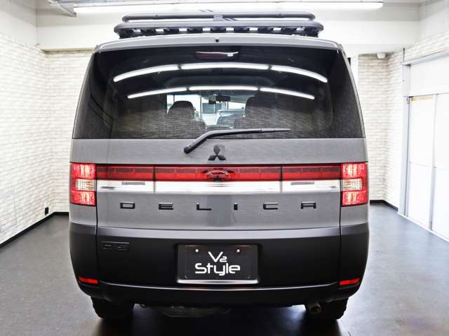 2009 Mitsubishi Delica D:5 – thumbnail 3