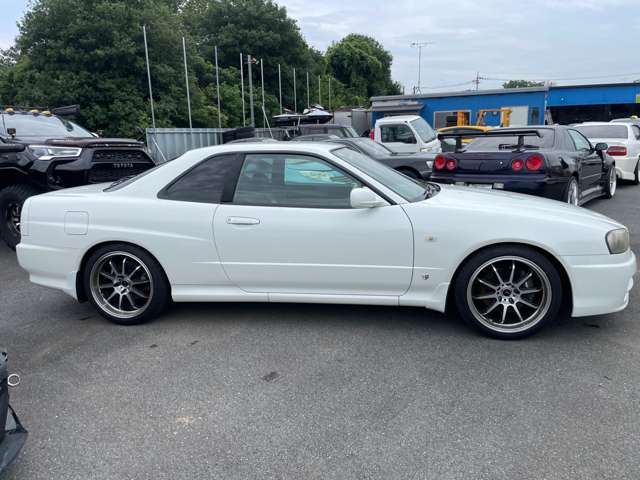 2000 Nissan Skyline Coupe – thumbnail 4