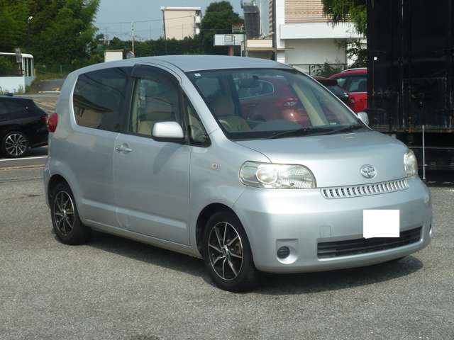 2005 Toyota Porte – thumbnail 3