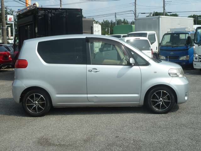 2005 Toyota Porte – thumbnail 4