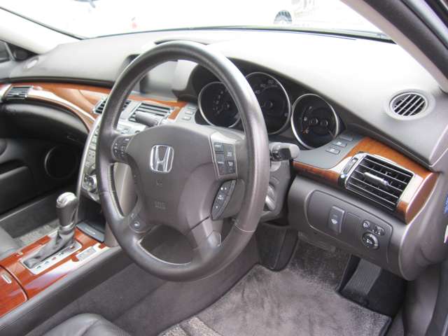 2008 Honda Legend – thumbnail 2