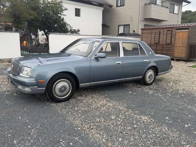 1997 Toyota Century – thumbnail 3