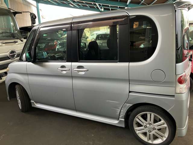 2010 Daihatsu Tanto – thumbnail 3