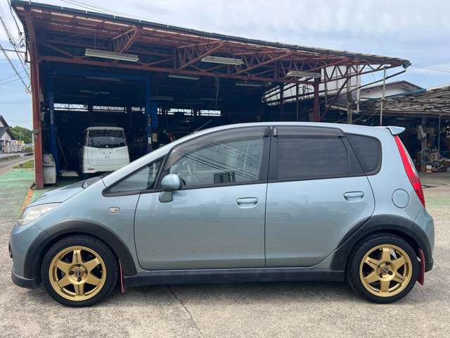 2009 Mitsubishi Colt – thumbnail 3