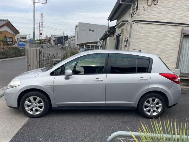 2009 Nissan Tiida – thumbnail 4