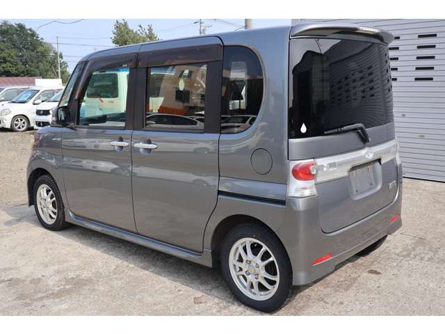 2009 Daihatsu Tanto – thumbnail 4