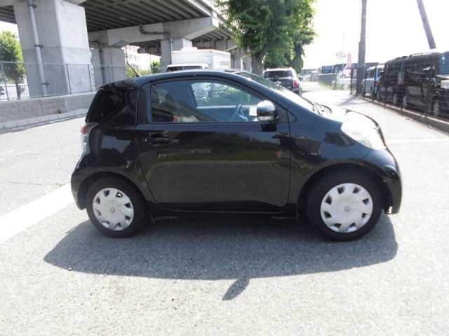 2008 Toyota iQ – thumbnail 4