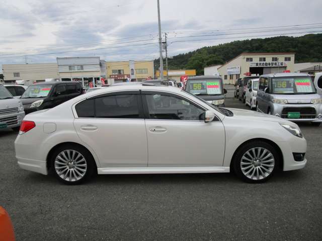 2010 Subaru Legacy B4 – thumbnail 4