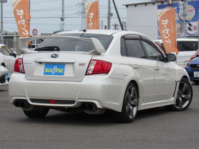 2010 Subaru Impreza STI – thumbnail 2