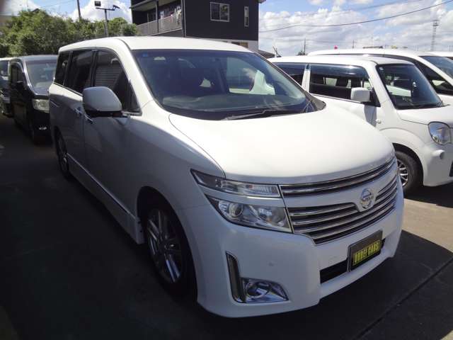 2010 Nissan Elgrand – thumbnail 2