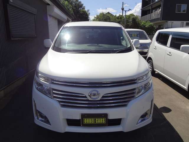 2010 Nissan Elgrand – thumbnail 3