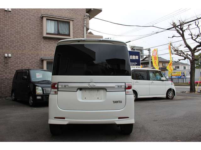 2009 Daihatsu Tanto – thumbnail 4