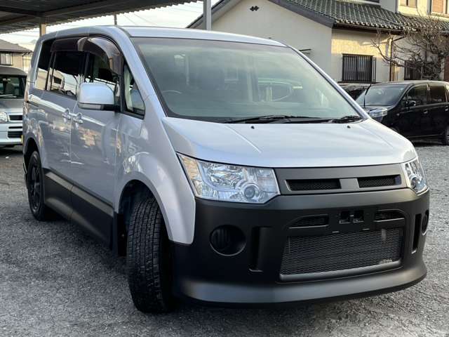 2006 Mitsubishi Delica D:5 – thumbnail 3