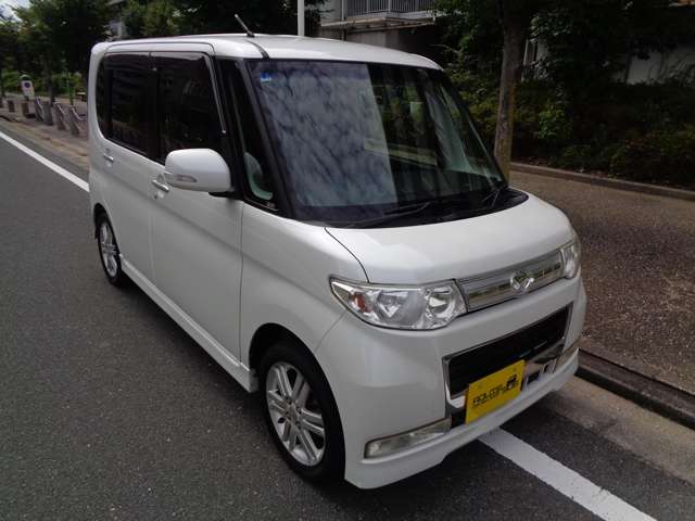 2010 Daihatsu Tanto – thumbnail 2