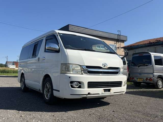 2008 Toyota Hiace – thumbnail 2
