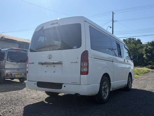 2008 Toyota Hiace – thumbnail 4
