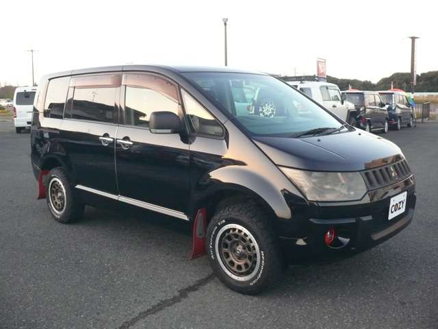 2010 Mitsubishi Delica D:5 – thumbnail 3