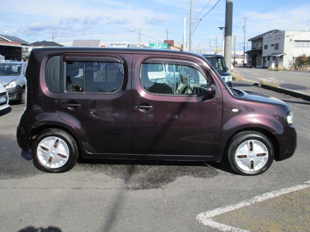 2010 Nissan Cube – thumbnail 4