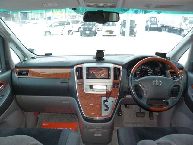 2007 Toyota Alphard – thumbnail 2