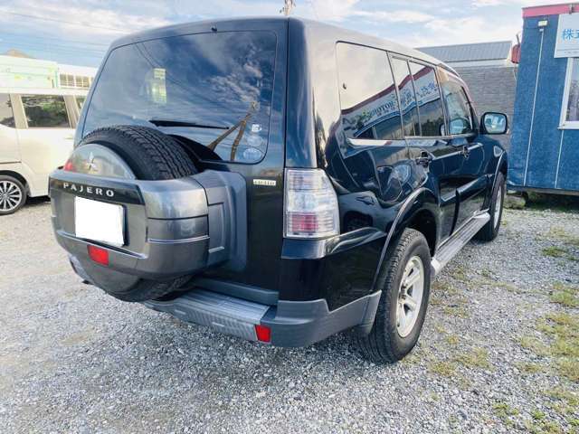 2007 Mitsubishi Pajero – thumbnail 3