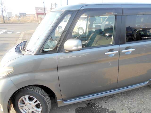 2009 Daihatsu Tanto – thumbnail 4