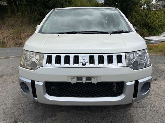 2009 Mitsubishi Delica D:5 – thumbnail 2