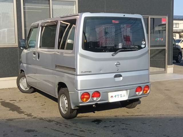 2010 Nissan Clipper – thumbnail 2