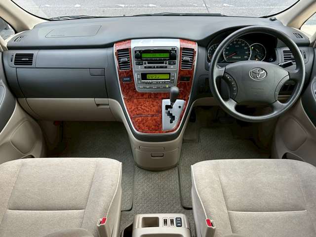 2003 Toyota Alphard – thumbnail 2